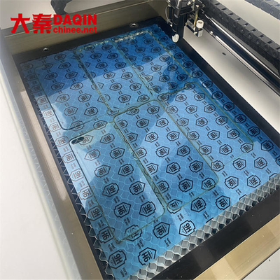 Etiketler 3D Daqin Mobil Lazer Makinesi için 700W Temperli Cam Kalıp Kesici