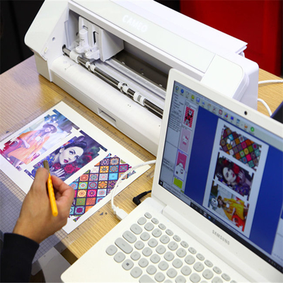 Cilt Tasarım Yazılımı ile Özel Vinil Etiket Mobil Cilt Kesme Makinesi Plotter