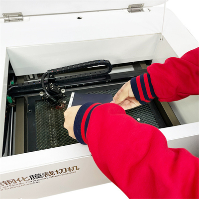 Profesyonel Tasarım ve Yönetim Yazılımı Daqin Mobil Tempered Glass Screen Protector Laser Cutting Machine için