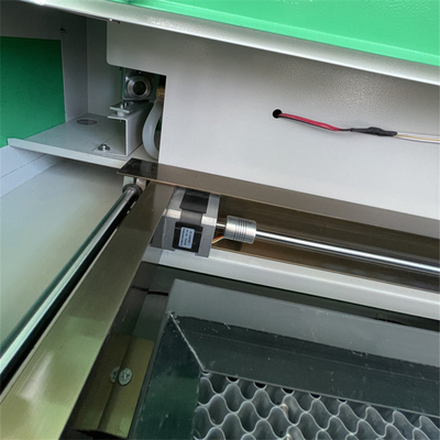 Yüksek hassasiyetli 6040 4060 Ekran koruyucu üretimi için CO2 lazer kesme makinesi