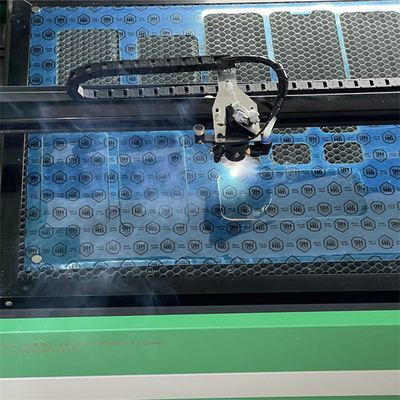 Daqin Büyük Boyutlu Mobil Aksesuarları CO2 Mobil Tempered Glass Lazer Kesme Makinesi