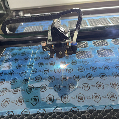 Daqin CO2 Hareketli Sıcak Cam Kesme Makinesi 80W