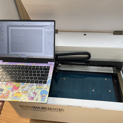 AC220V / 50Hz ekran koruyucu lazer kesme makinesi dolaşım suyu soğutma ve Bellow 0.5MM kesme kalınlığı ile