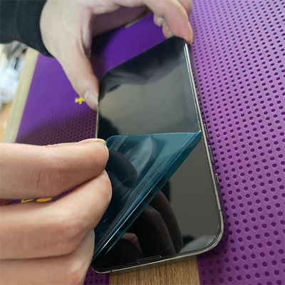 Özel tasarım yazılımı ile cep telefonu için profesyonel ekran koruyucu lazer kesme makinesi