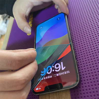 Özel tasarım yazılımı ile cep telefonu için profesyonel ekran koruyucu lazer kesme makinesi