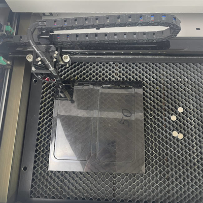 Otomatik Daqin Temperli Cam Kesme Makinası Mobil Kapak Sticker Tasarımı 30KG
